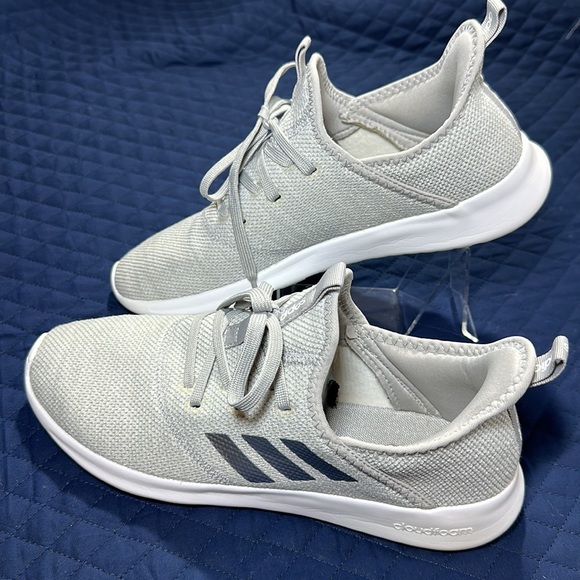 Adidas Cloudfoam Light Gray Sneaker/Tennis/Casual Shoe. Women’s Size 10 Like New - Picture 3 of 7